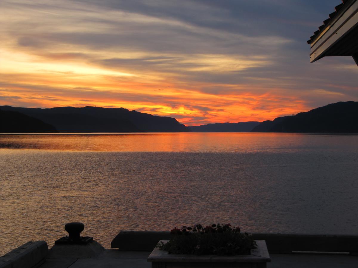Gite Marie-Claire Petit-Saguenay Exterior photo